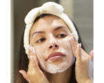 THEBALM TO THE RESCUE MORINGA TREE FOAMING FACE CLEANSER 160ML - THE BALM - Image 6